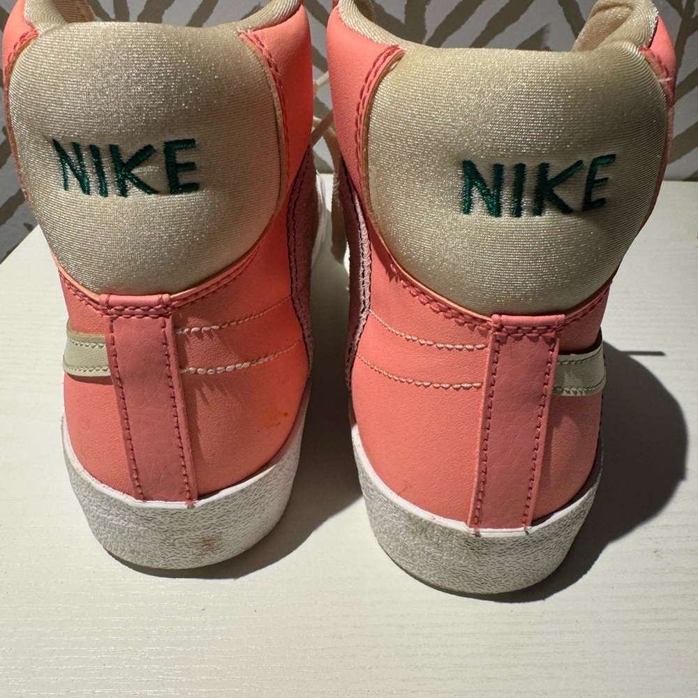 Blazer Mid '77 SE GS 'Dance - Pink Foam'
Size 7wmns